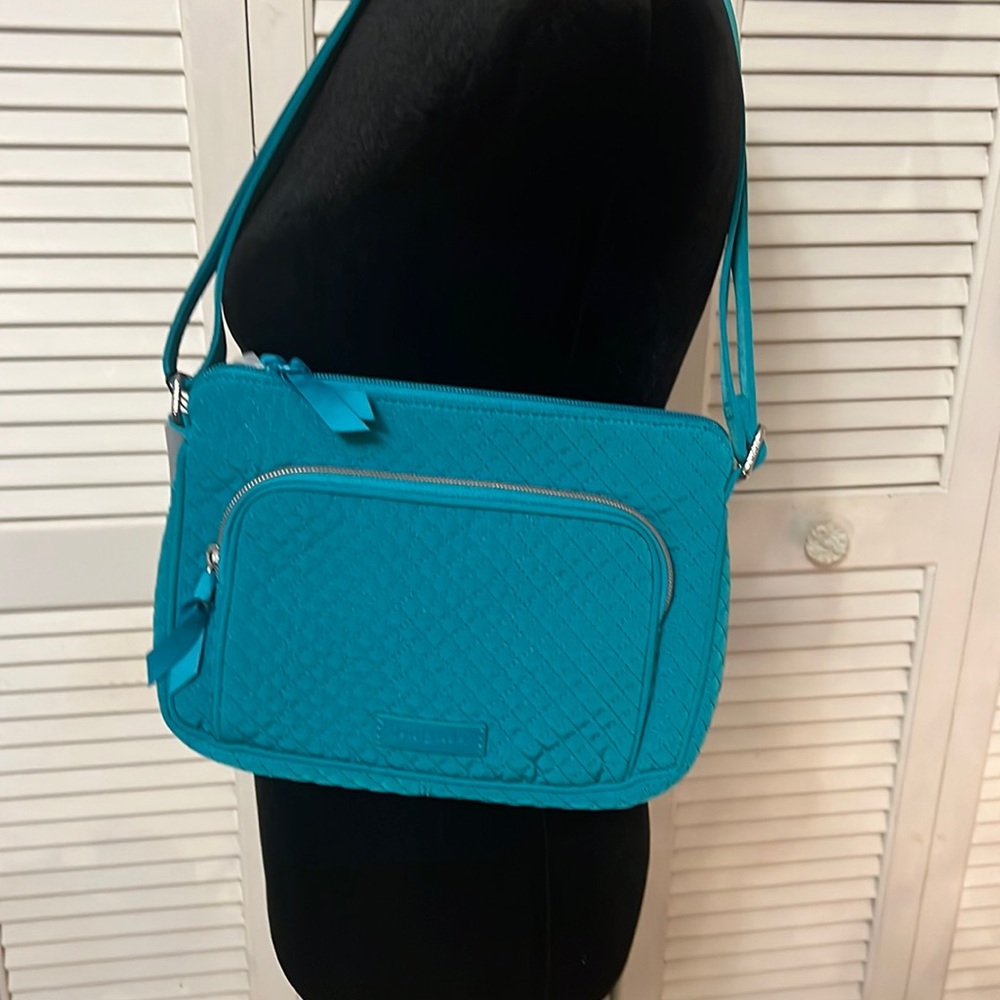 Vera Bradley small cross body bag.